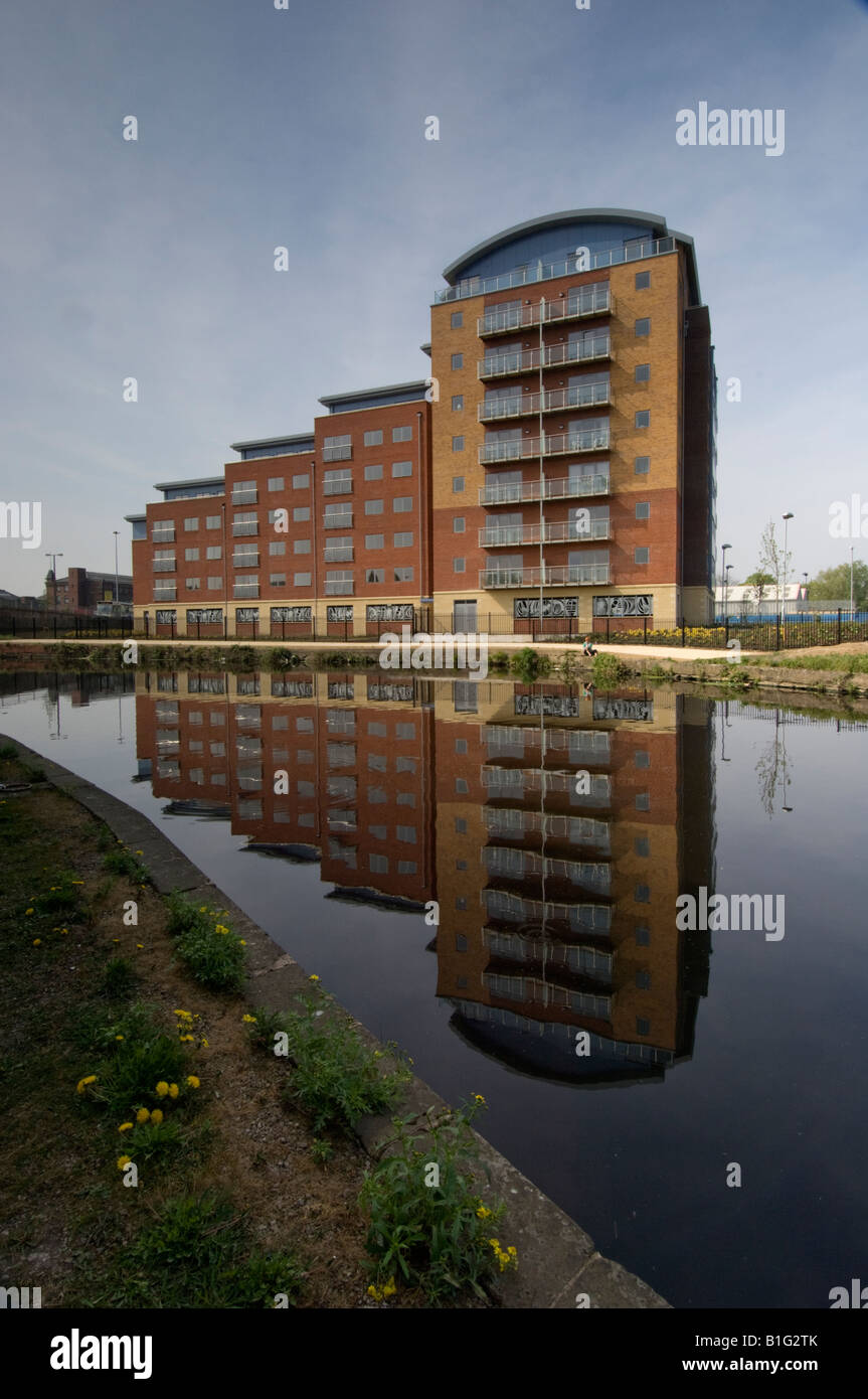 Cantry Waters new flats in Doncaster Road Wakefield Waterfront Stock Photo Alamy