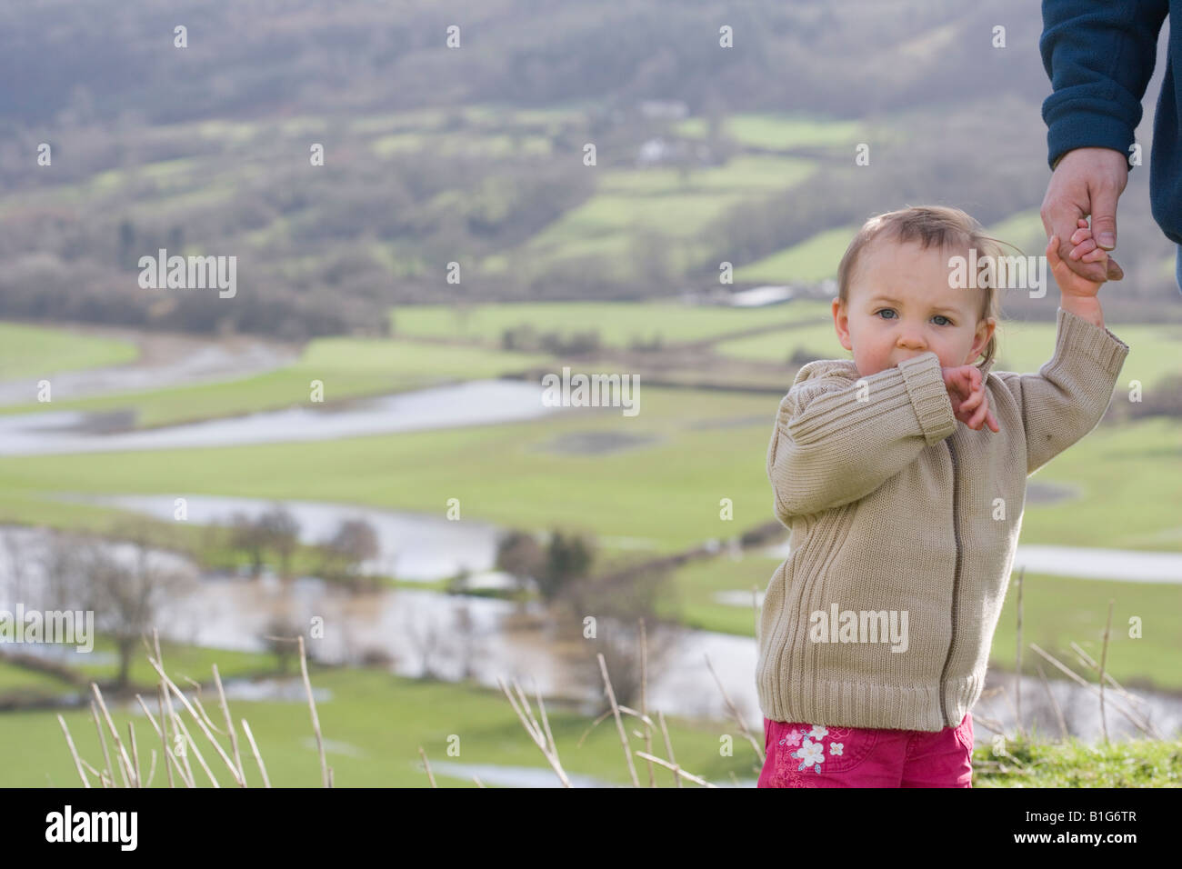 how to help 14 month old walk