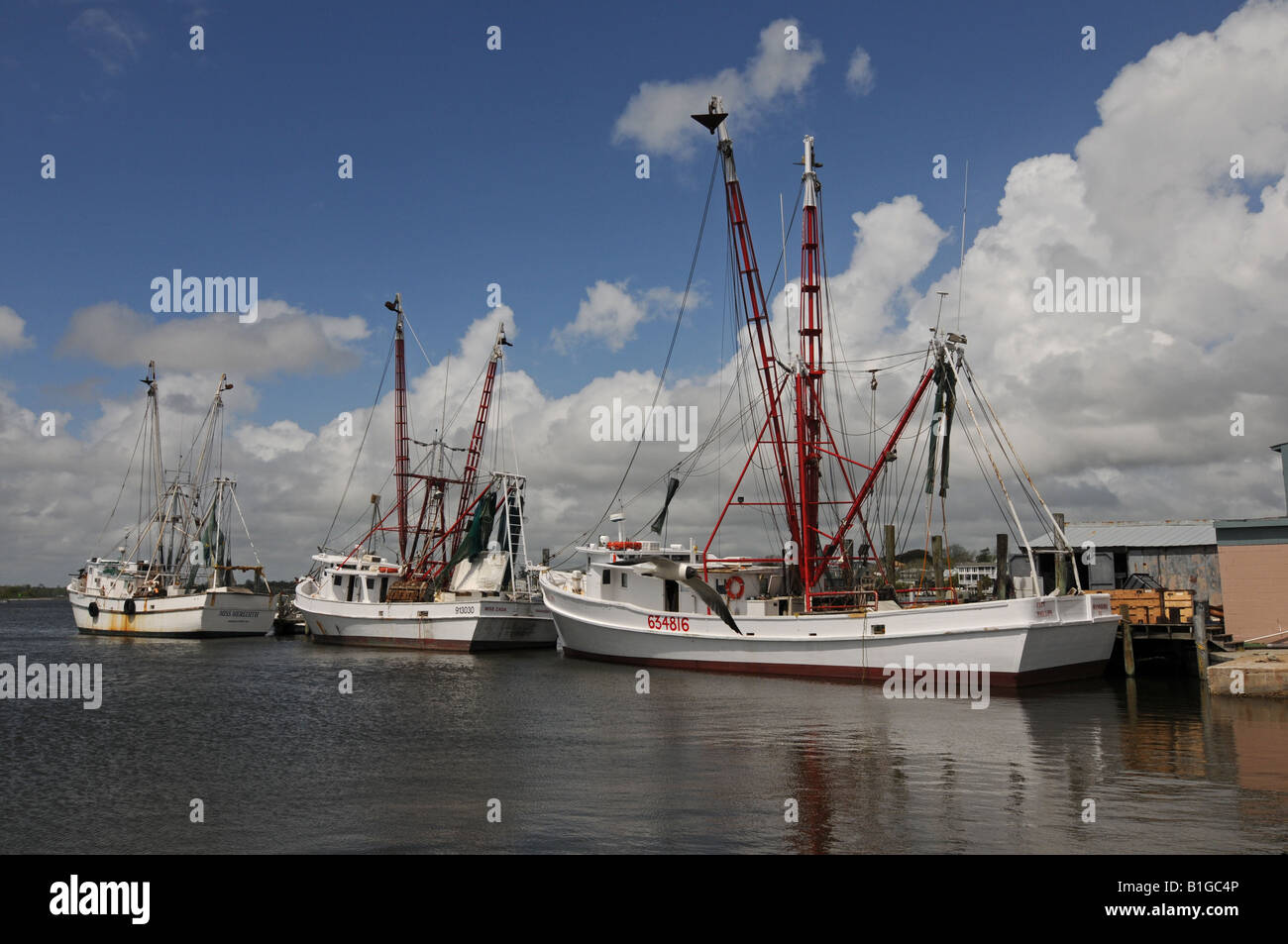 Shrimp boats hi-res stock photography and images - Alamy