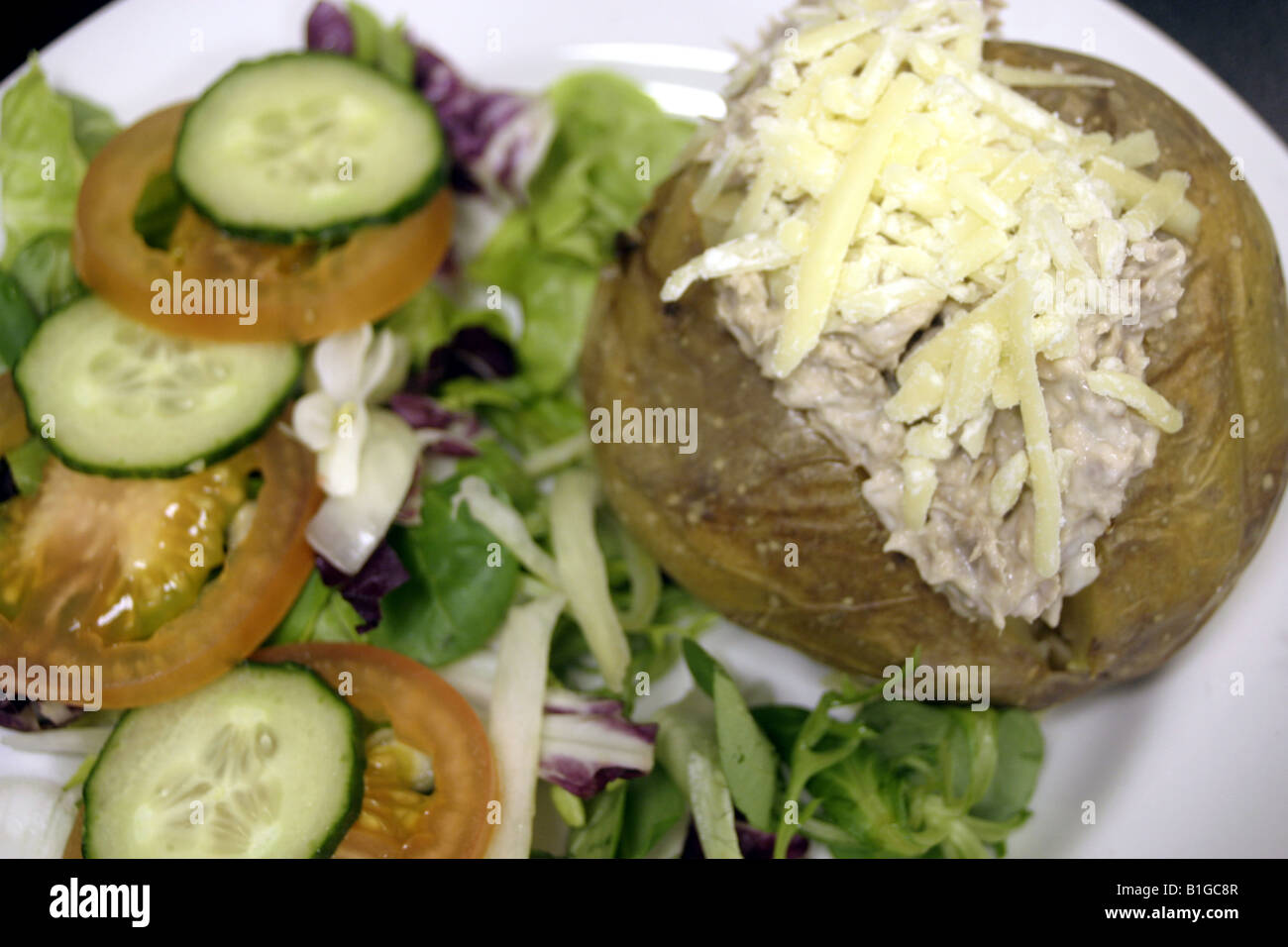 Jacket potato with tuna hires stock photography and images Alamy