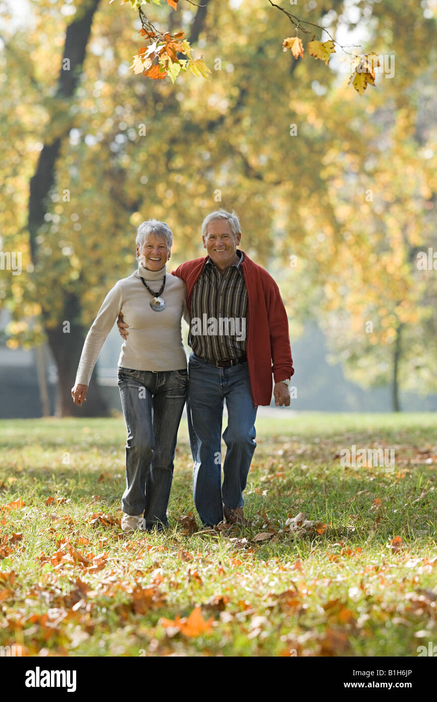 Walking in a park senior hi-res stock photography and images - Alamy
