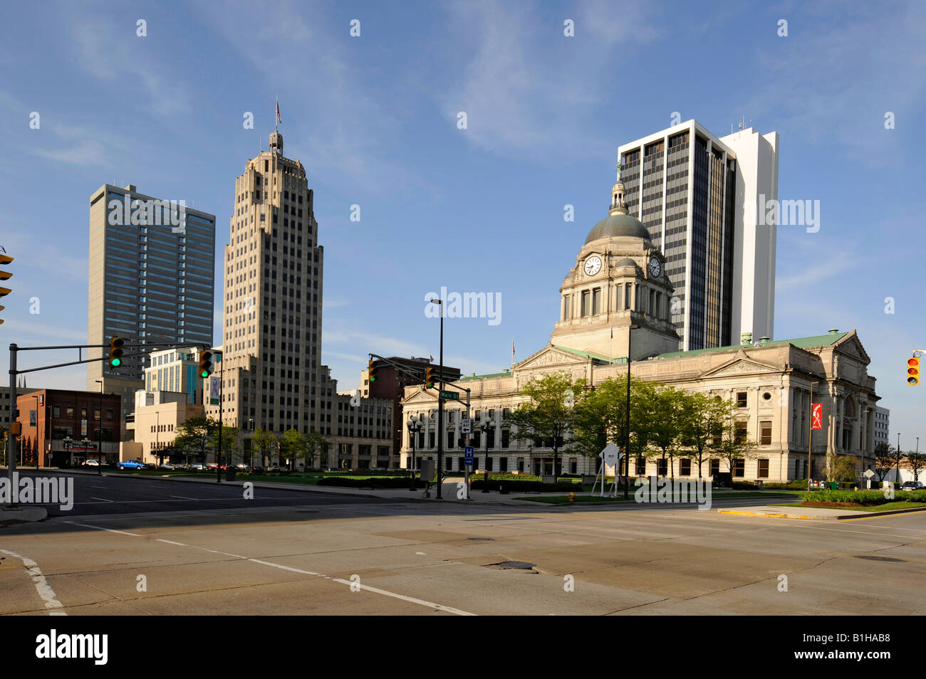 Fort Wayne Indiana skyline with Lincoln Tower and City Hall Stock Photo