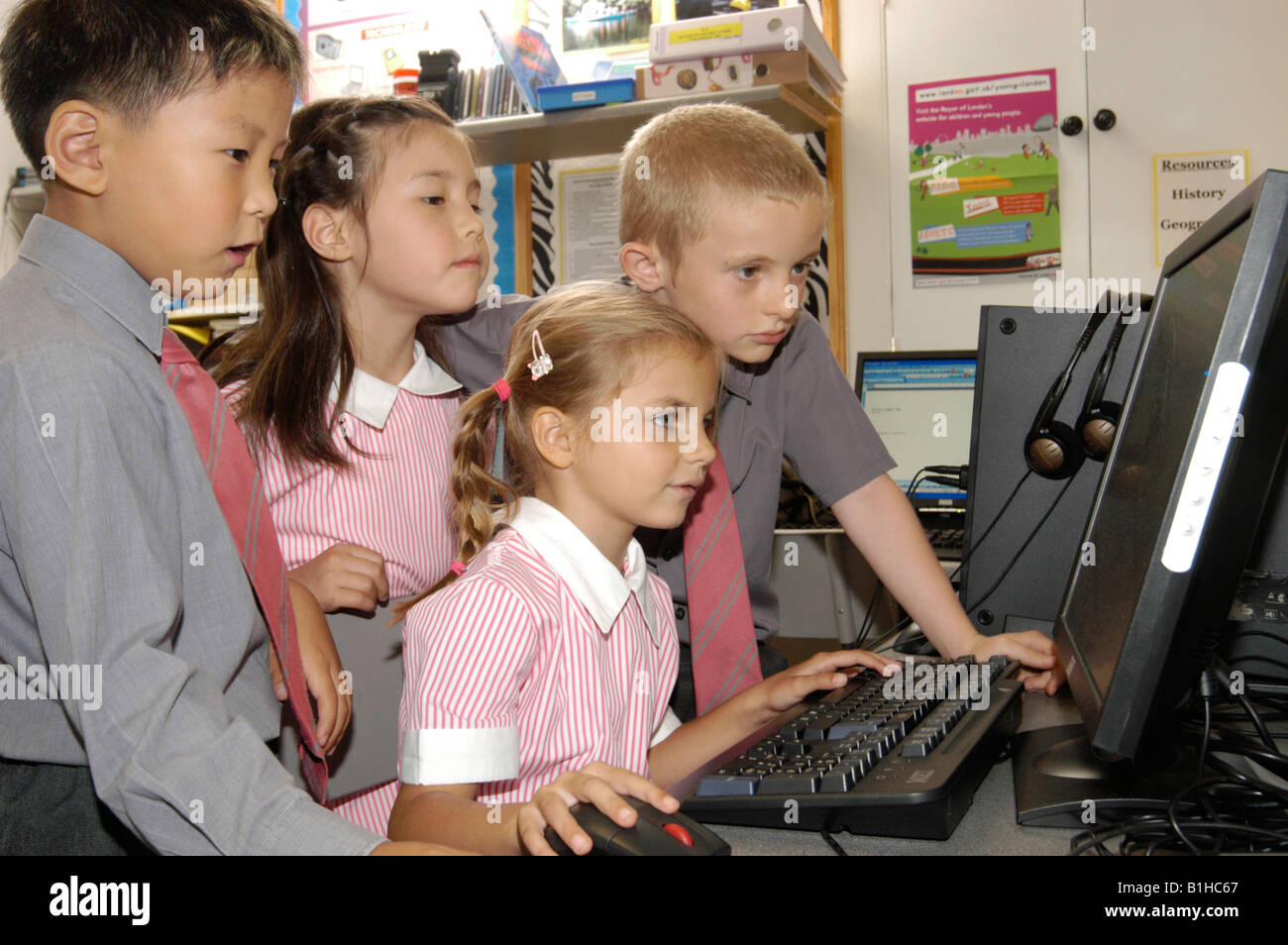 Children computers school hi-res stock photography and images - Alamy