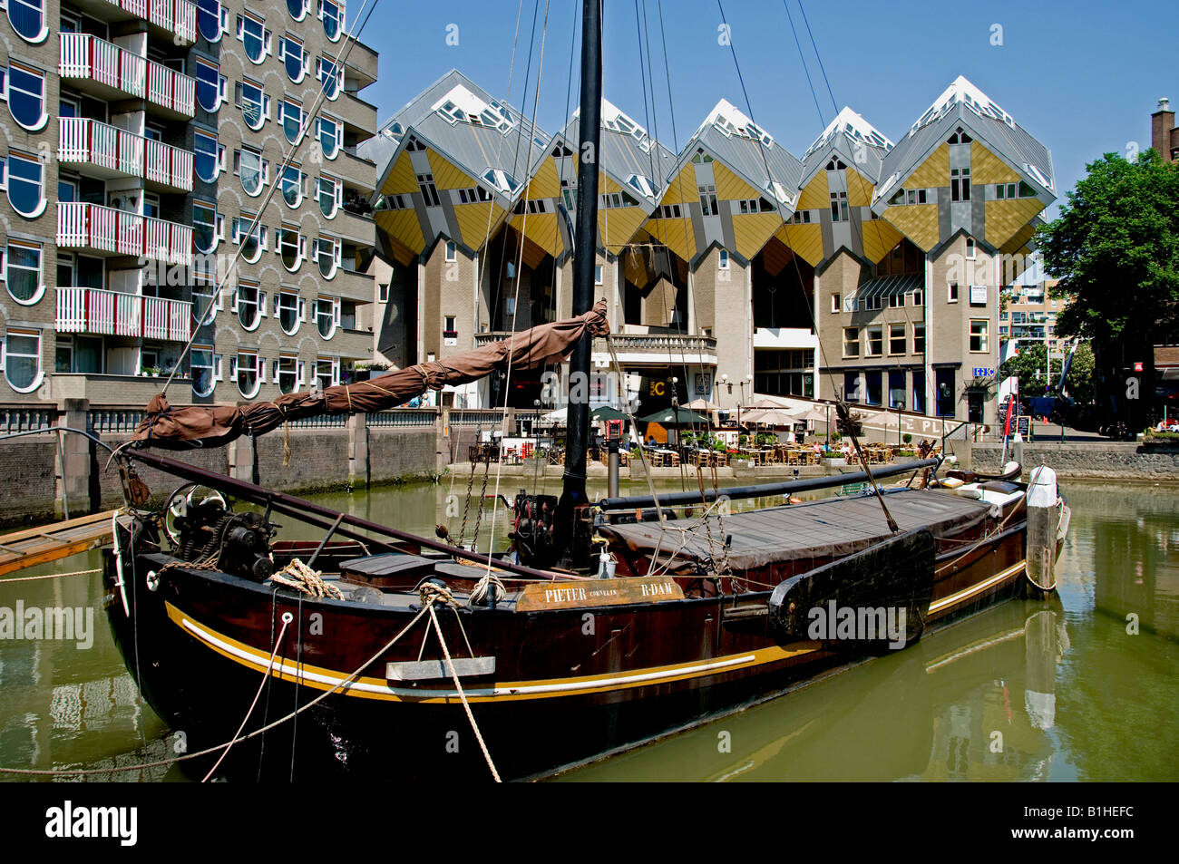Oudehaven (Old Harbour) Rotterdam Netherlands( background Cube Houses ( Kubuswoningen ) 1970 architect Piet Blom Stock Photo