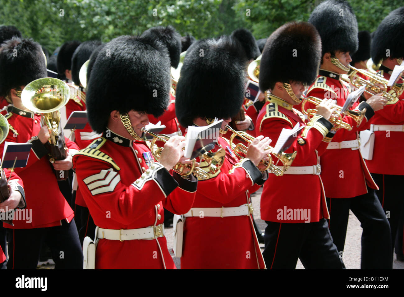 W BRITAIN 40108 Grenadier Guards, Regtl. Sgt. Major, Trooping the