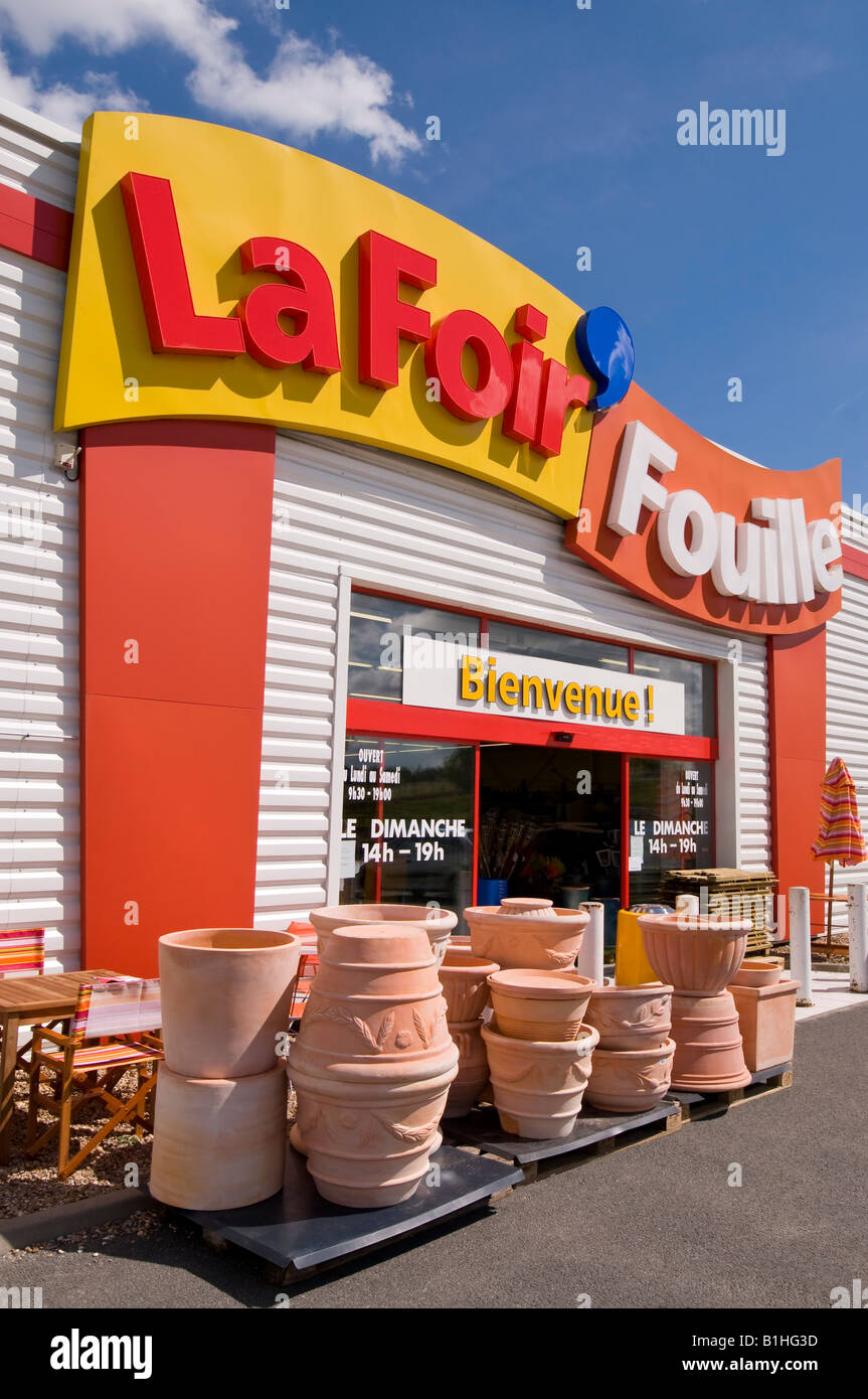 "La Foir Fouille" logo, commercial store sign, France. Stock Photo