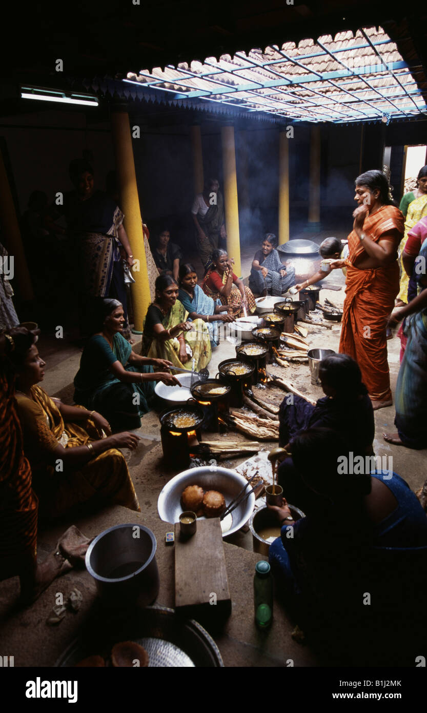 Women frying oil cakes, Chettinad, Tamil Nadu, India Stock Photo Alamy