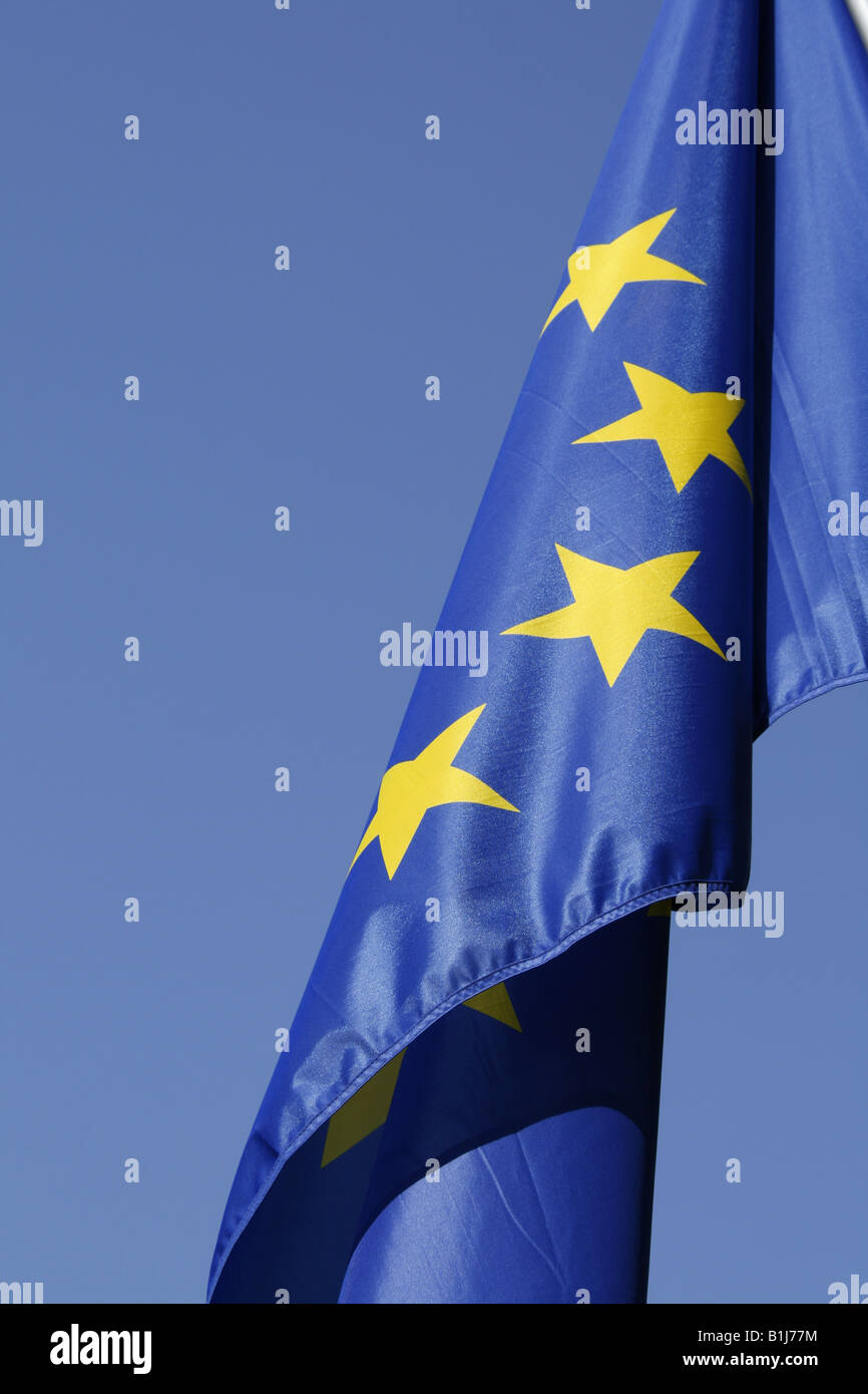 european union flag and sunny blue sky Stock Photo - Alamy