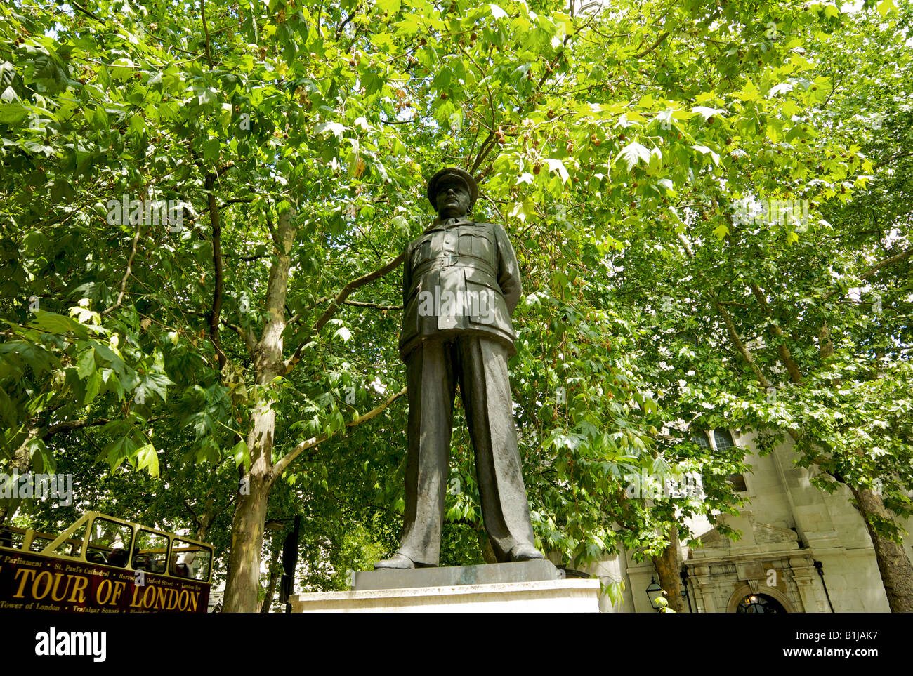 Nine foot bronze statue of Bomber Harris outside St Clement Danes in London UK Stock Photo
