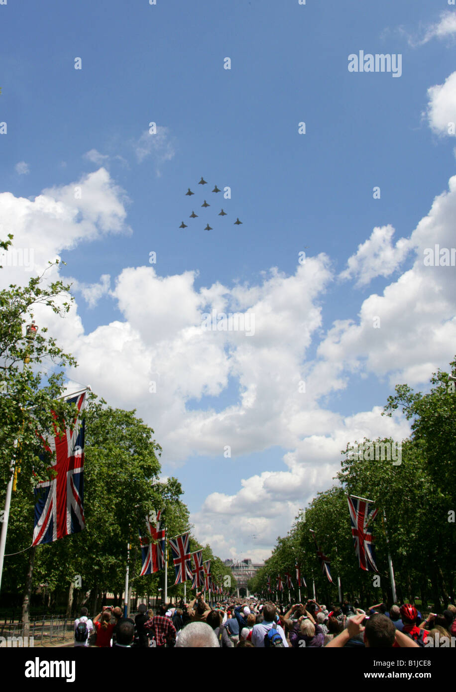 Air Display for the Queens Birthday, Royal Airforce Flypast Over the Mall, June 14th 2008 Stock Photo