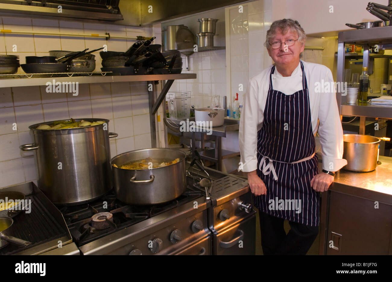 Shaun Hill chef & joint owner of The Walnut Tree Restaurant Llanddewi Skirrid Abergavenny Monmouthshire pictured in the kitchen Stock Photo