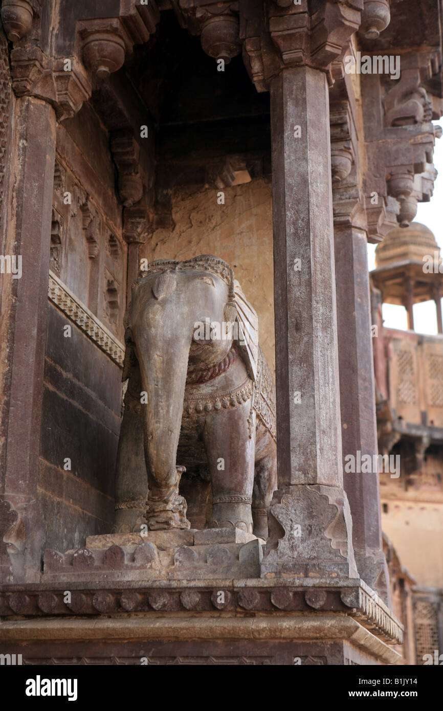 Elephant statue next to the riverside door of Jahangir Mahal or palace