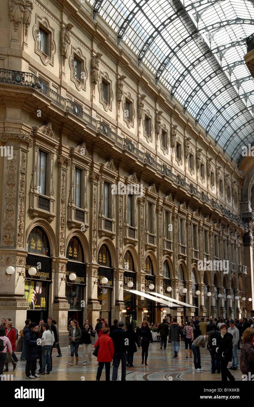 Shopping mall italy hi-res stock photography and images - Alamy