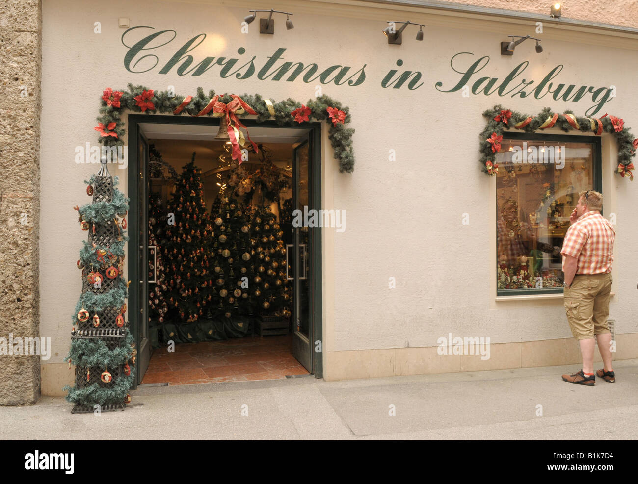 Shop Christmas In Salzburg Salzburg Stock Photos & Shop Christmas In