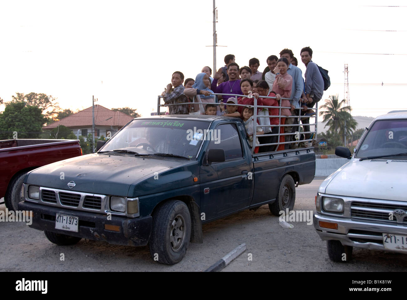 626 Pickup Truck Overloaded Stock Photos, High-Res Pictures, and Images -  Getty Images