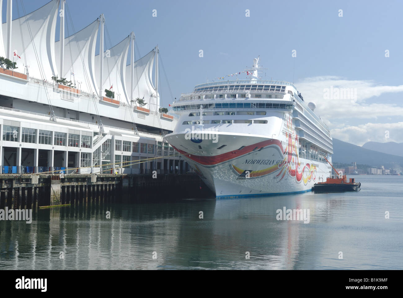 Cruise ship norwegian sun hi-res stock photography and images - Alamy