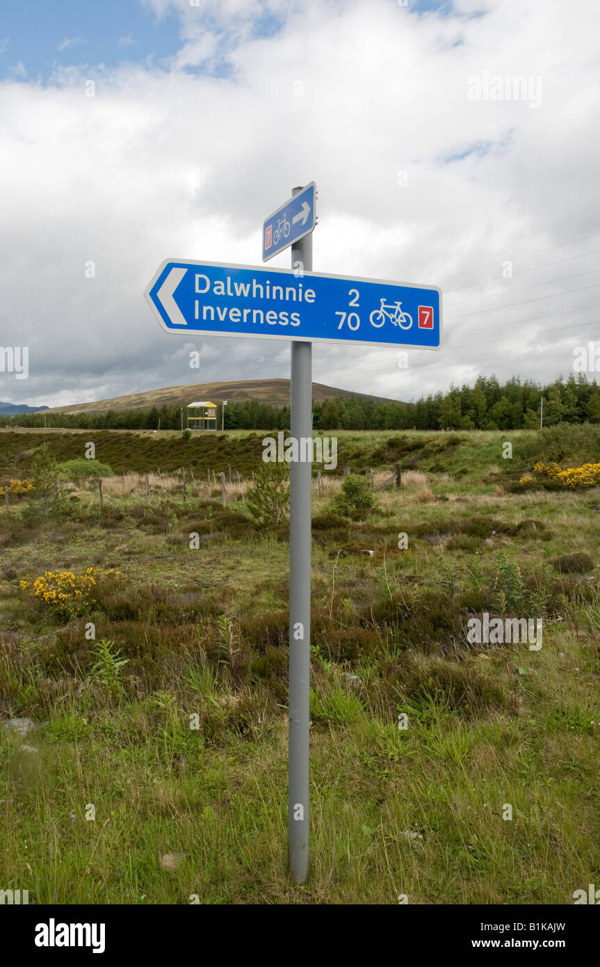 Cycle route signage, on the A9, near Dalwhinnie, Scottish Highlands Stock Photo