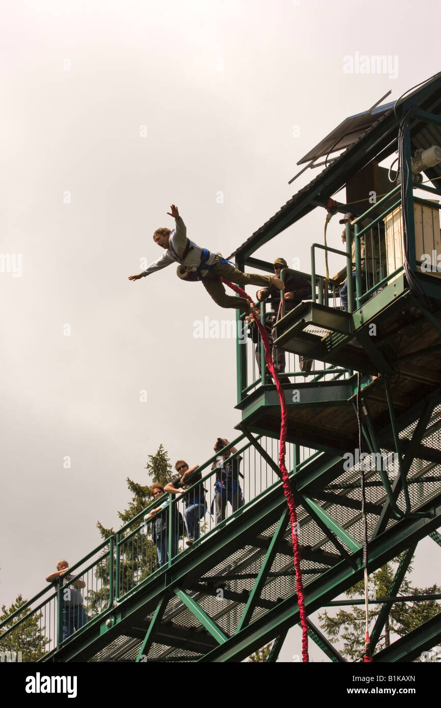 Bungee jump hi-res stock photography and images - Alamy