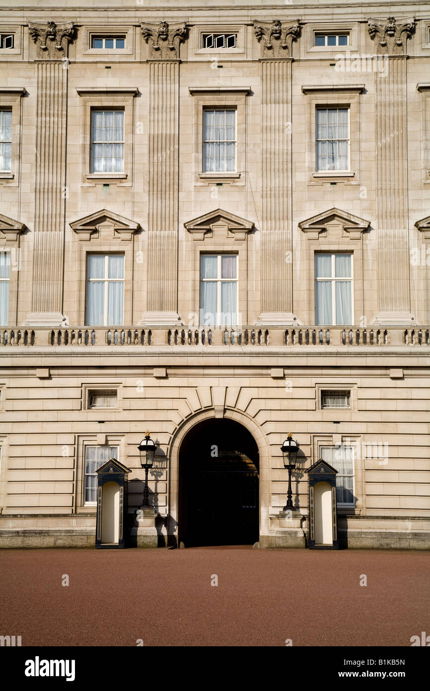 Queen's Guard sentry hut front of Buckingham Palace London England UK Stock Photo