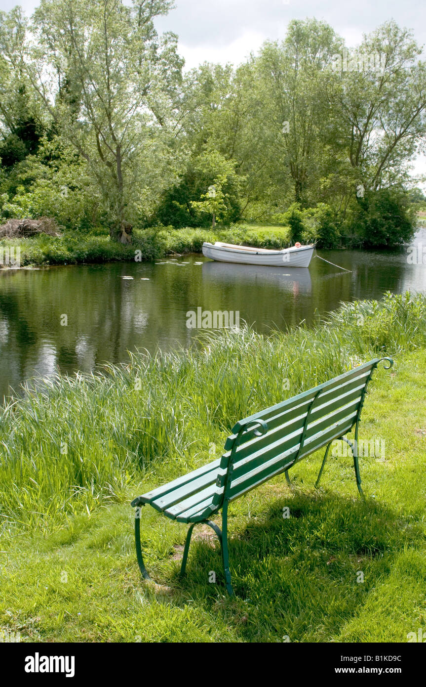 Tranquil view across Pakenham Mill Pond Stock Photo