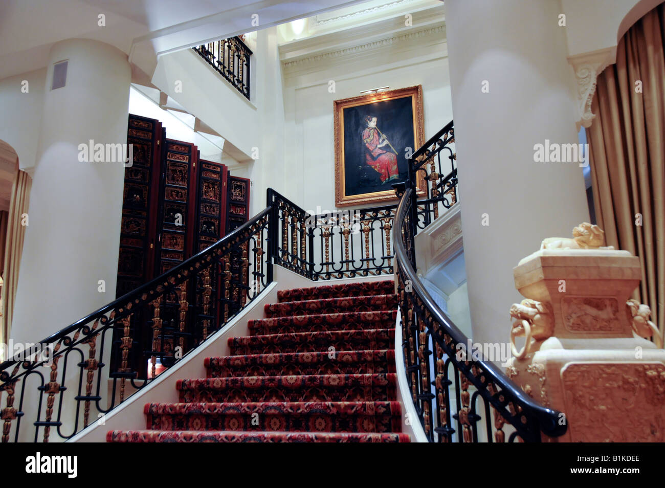 St james bar hi-res stock photography and images - Alamy