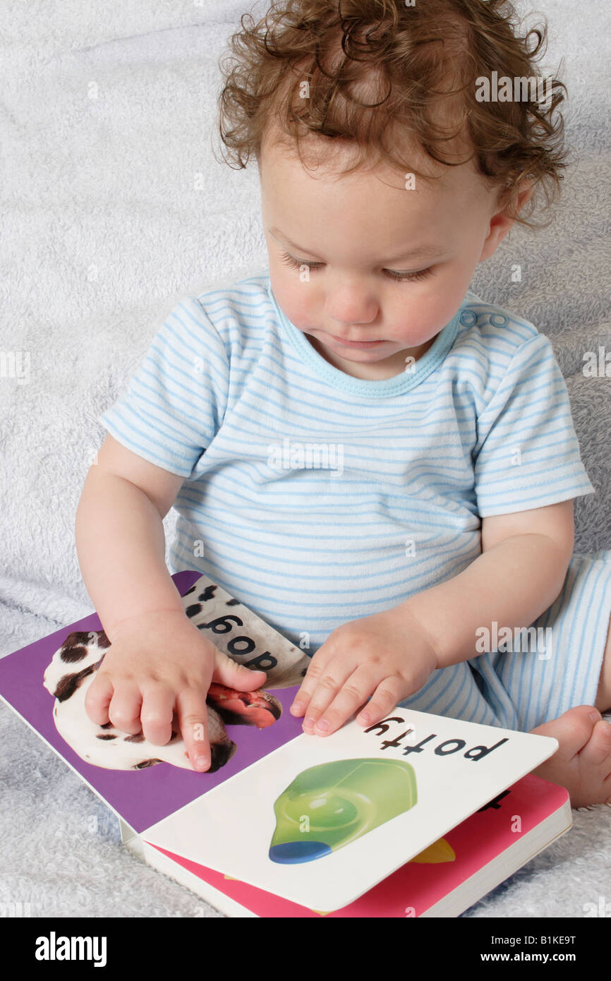 Baby books hi-res stock photography and images - Alamy