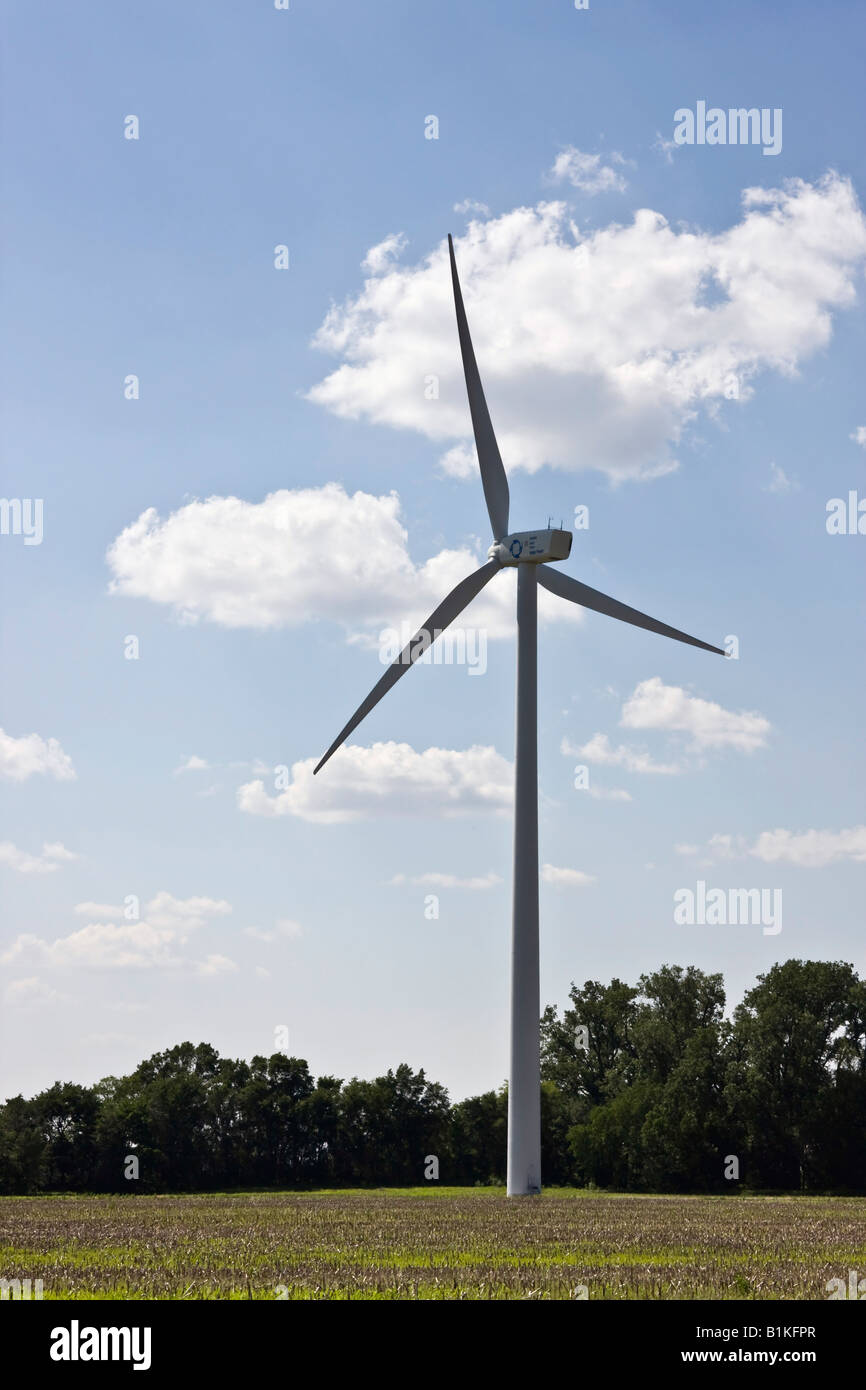 Wind turbine on field in Ohio USA hires Stock Photo Alamy
