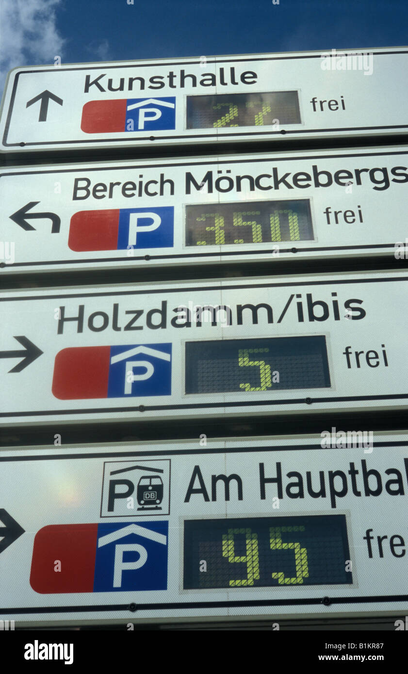 Traffic sign indicating available car parking spaces in the city centre of Hamburg, Germany Stock Photo