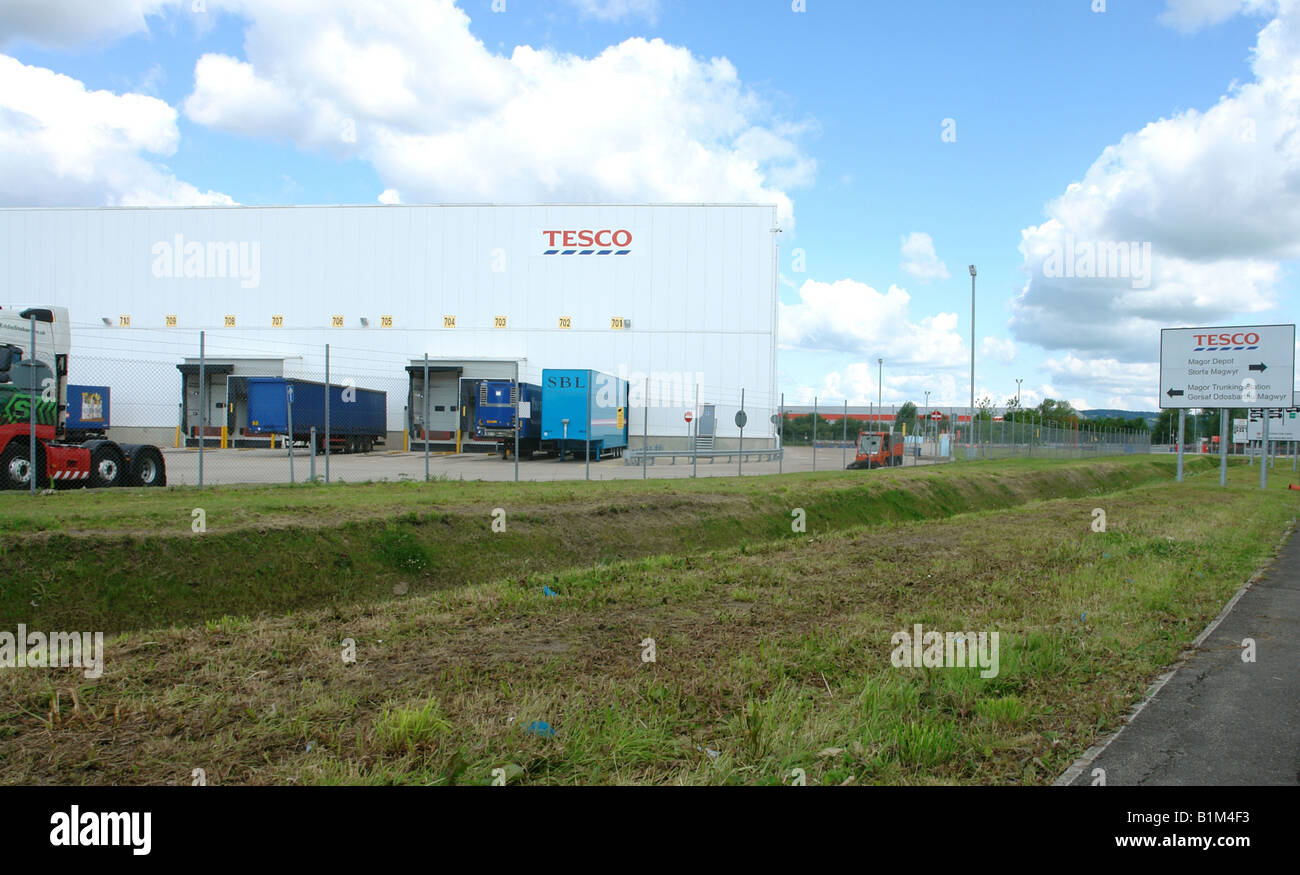 Tesco warehouse uk hires stock photography and images Alamy