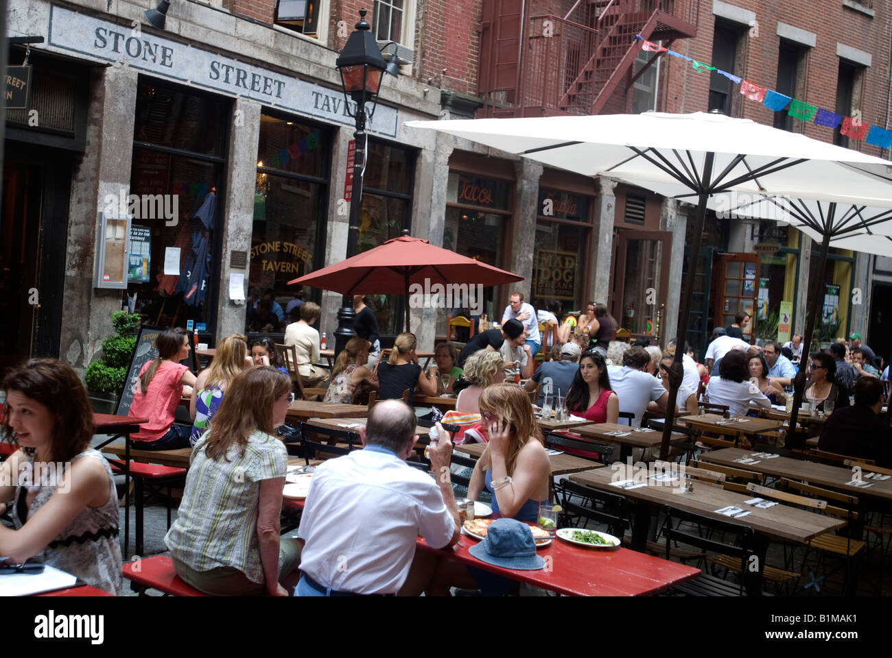 Restaurants on Stone Street in Lower Manhattan Stock Photo Alamy