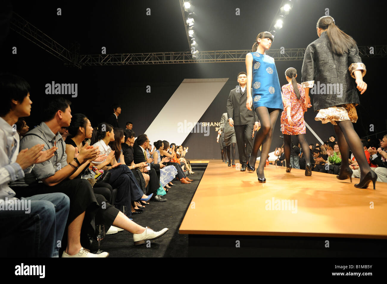 Hong Kong fashion brand Shanghai Tang fashion show in Beijing, China ...
