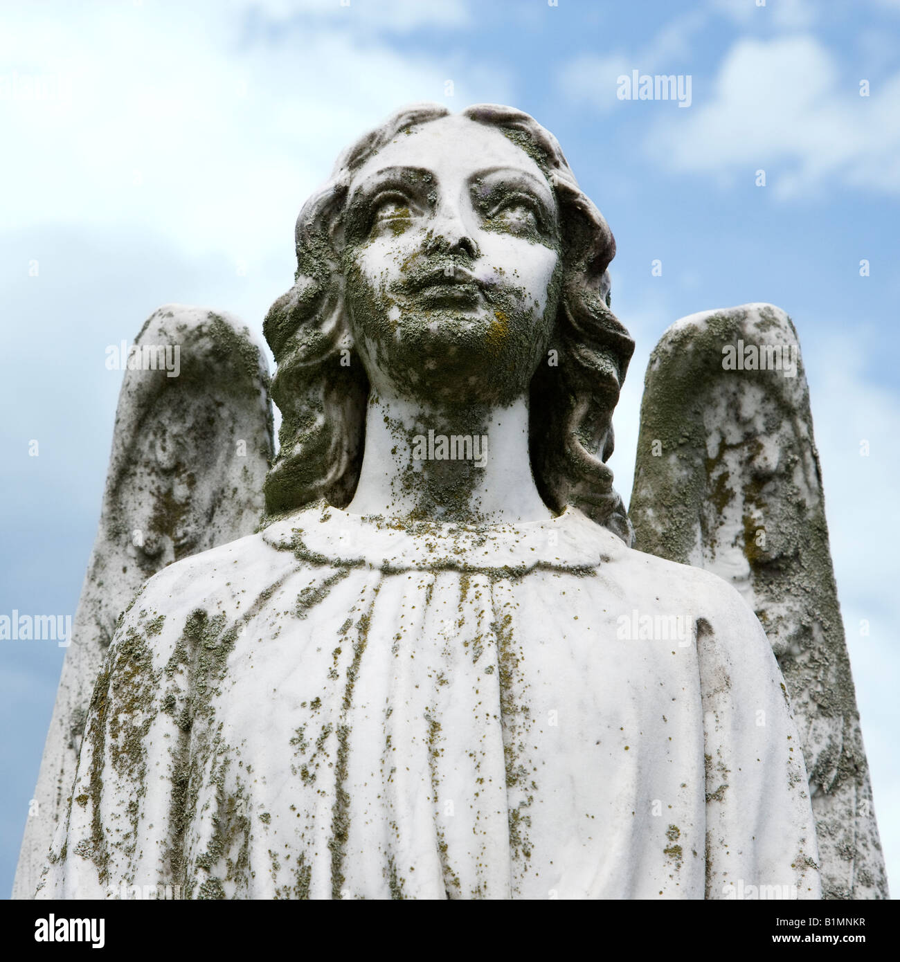 Guardian Angel statue in graveyard Stock Photo - Alamy