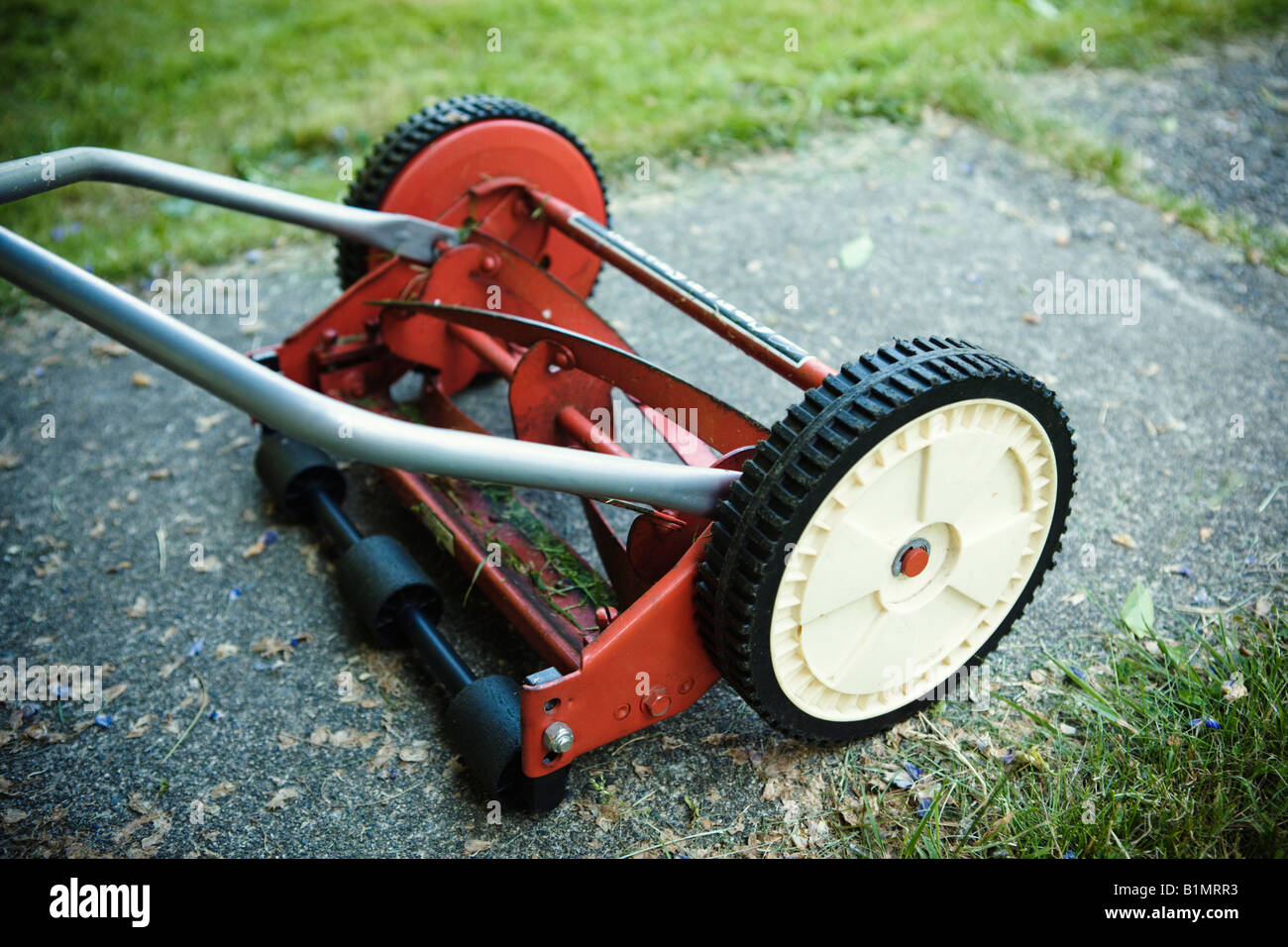 Old fashioned lawnmower hires stock photography and images Alamy