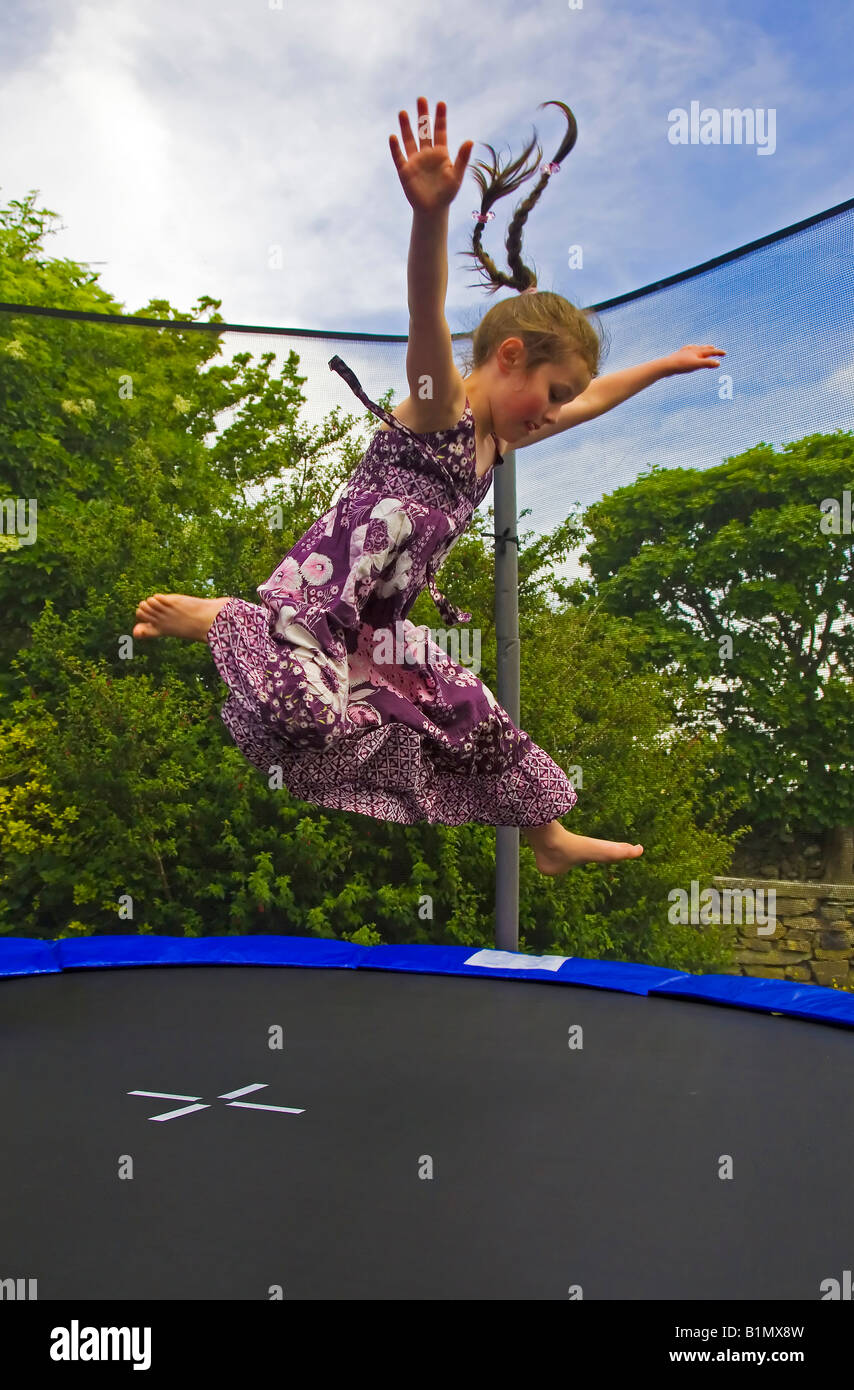 Page 2 Star Jump Exercise High Resolution Stock Photography And Images Alamy