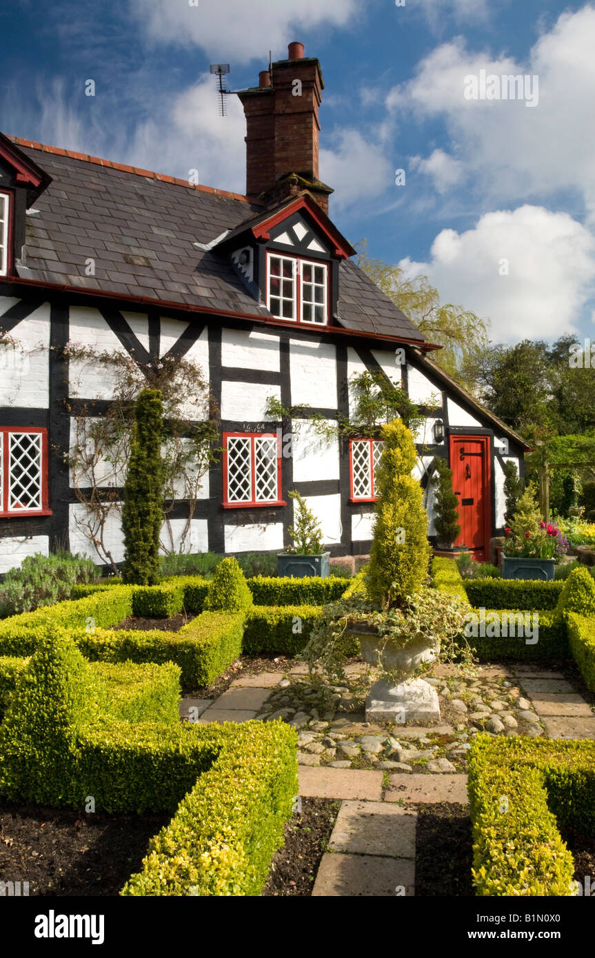 Picturesque Timber Framed Horsley Lane Farm Cottage, Peckforton, Cheshire, England, UK Stock Photo