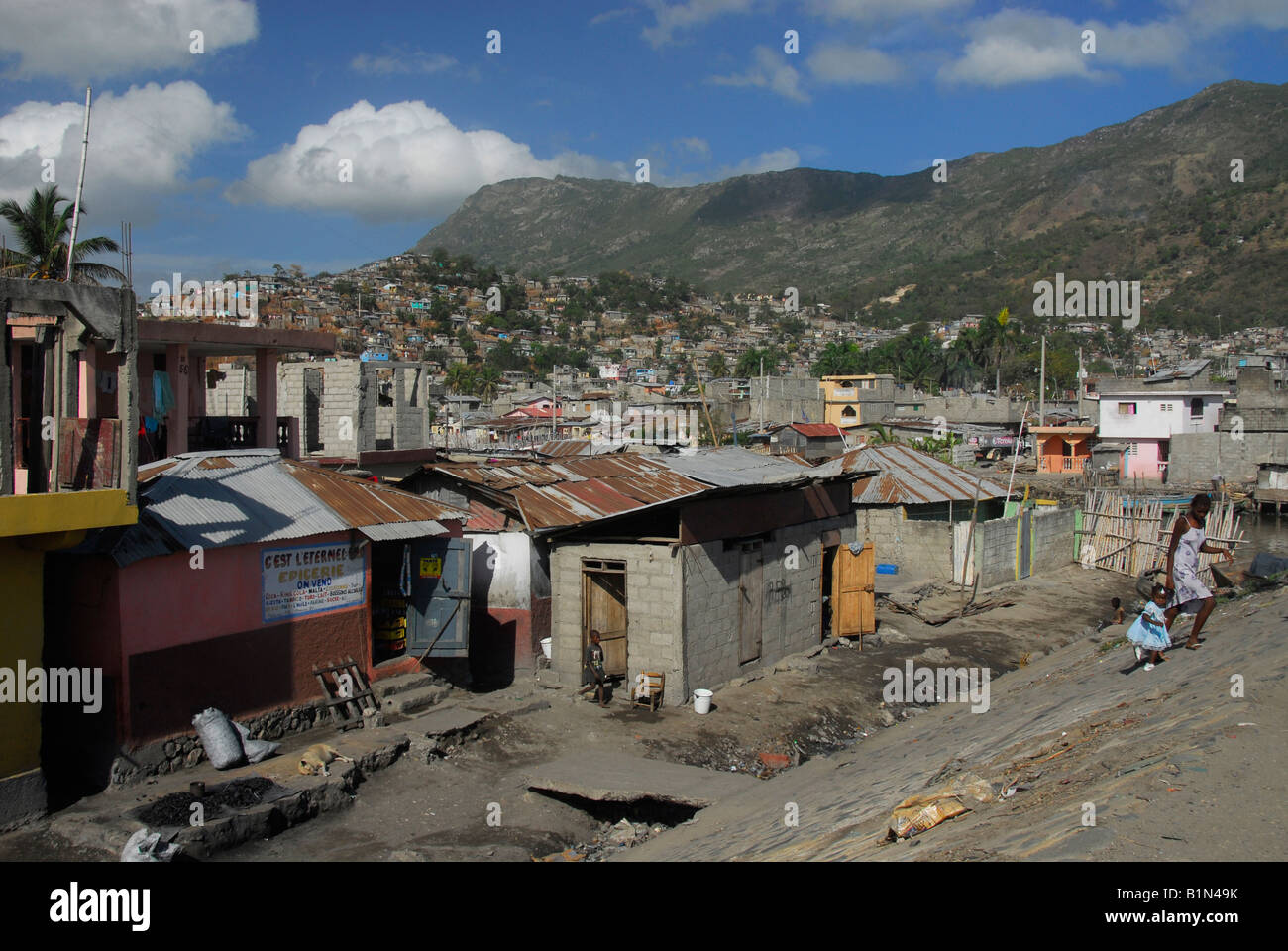 Shanty town along the river in Cap Haitien, Haiti Stock Photo Alamy