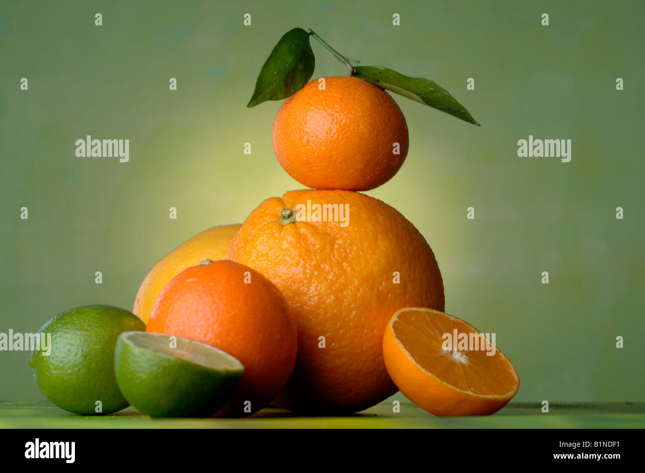 Oranges and limes Stock Photo - Alamy