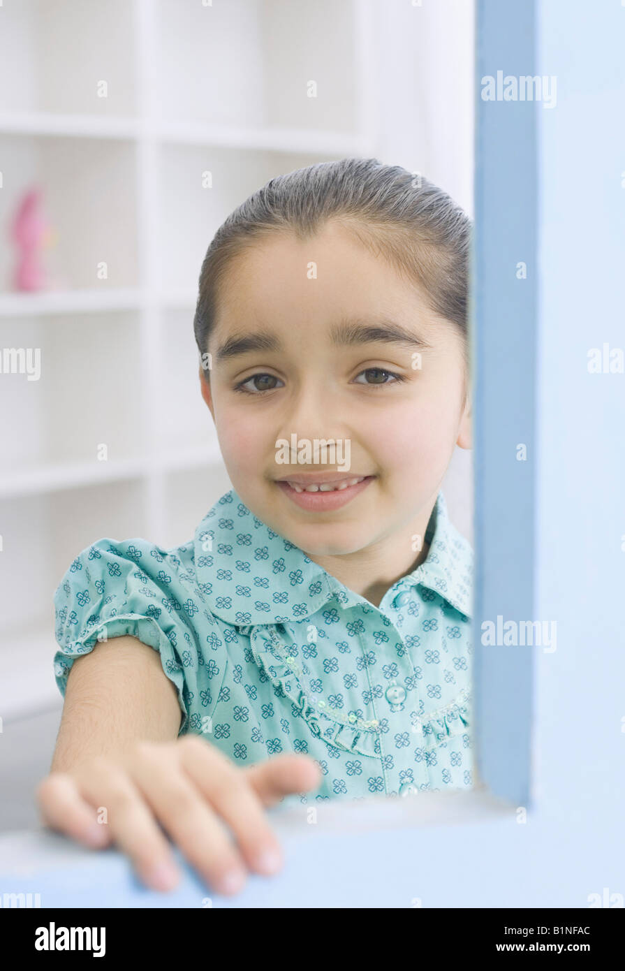 Portrait of a girl smiling Stock Photo - Alamy