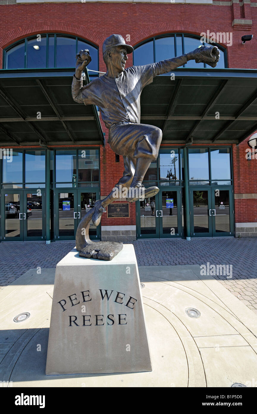 pee wee reese statue