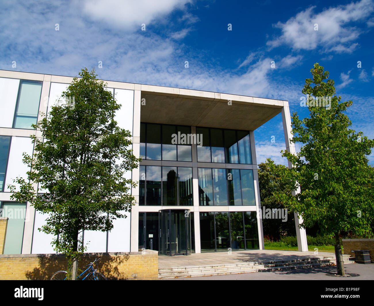 University oxford manor road building hi-res stock photography and images -  Alamy