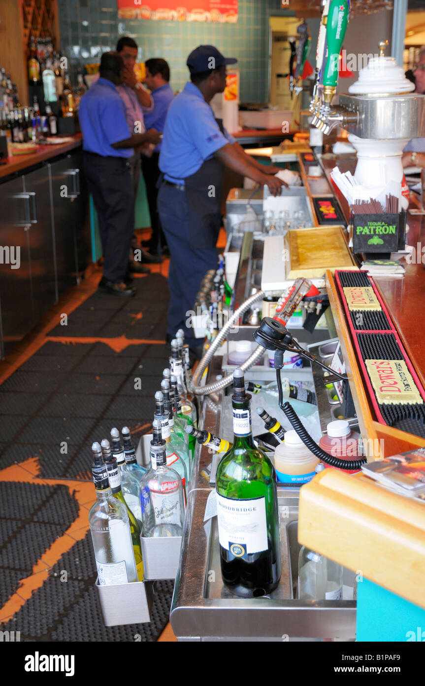 Newark airport terminal hires stock photography and images Alamy
