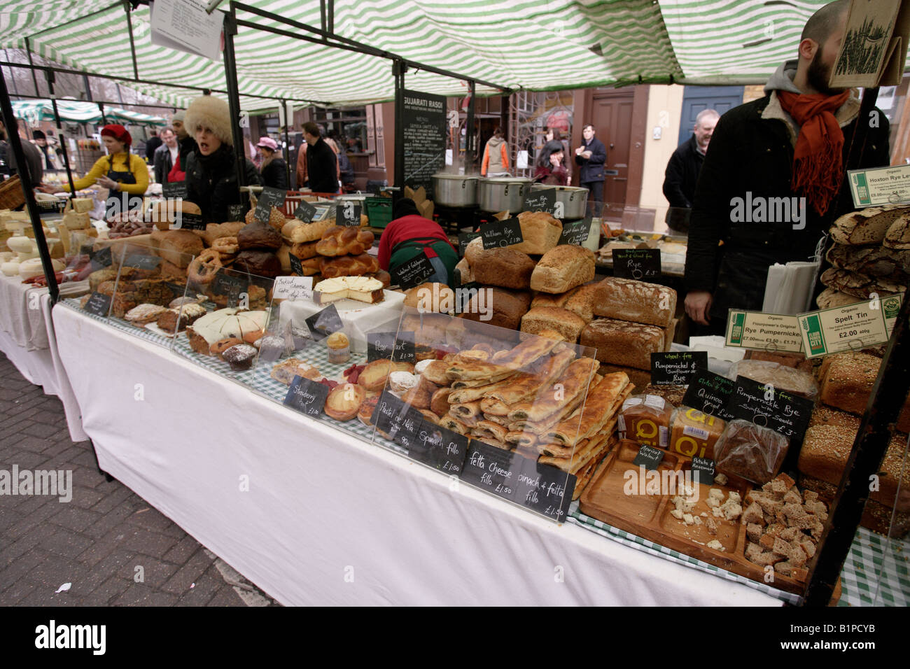 bread market stall farmers Stock Photo - Alamy