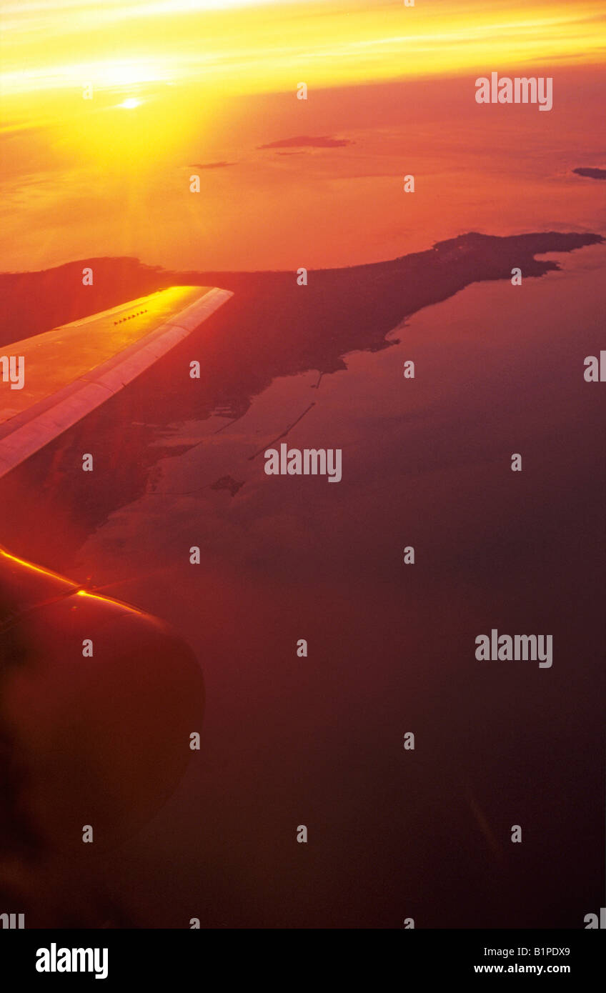 Wing of plane hi-res stock photography and images - Alamy