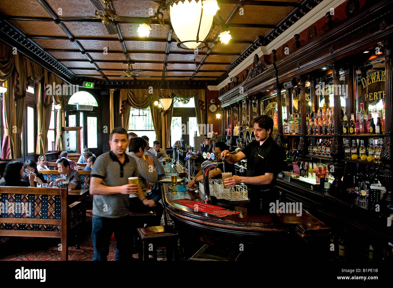 London Great Britain British England Pub Bar cafe Stock Photo Alamy