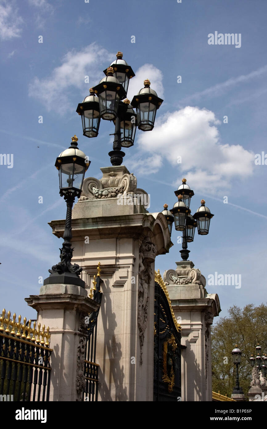 Main gate at Buckingham Palace London England Stock Photo
