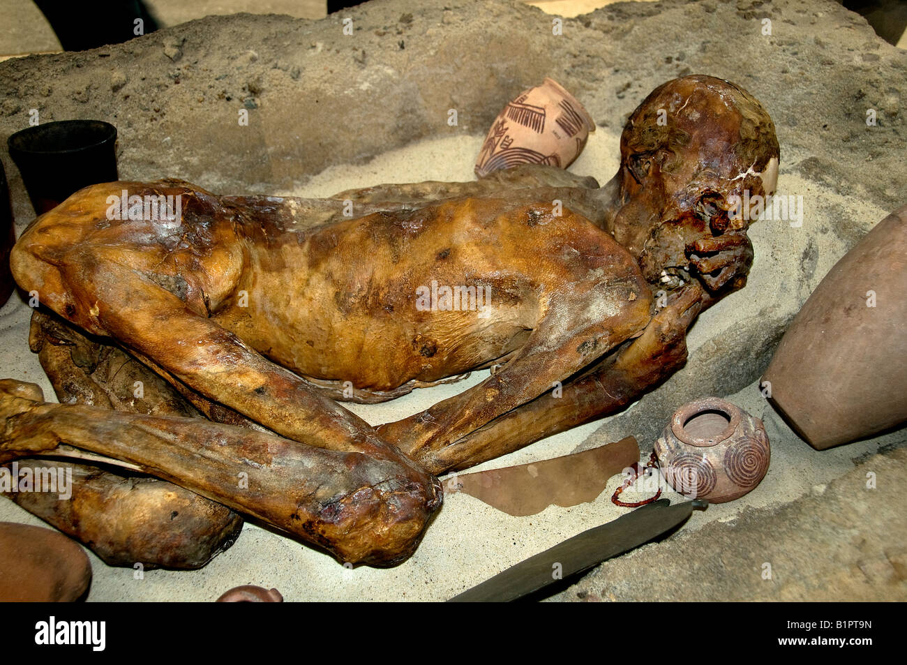Egyptian grave late predynastic 3400 egypt skeleton Stock Photo
