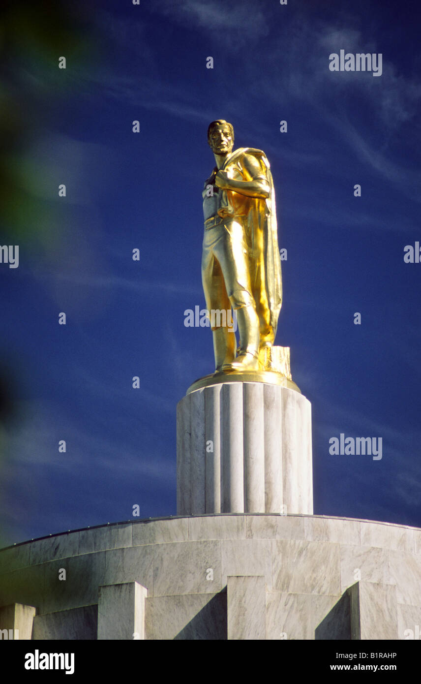 Gold pioneer on oregon capitol building hires stock photography and