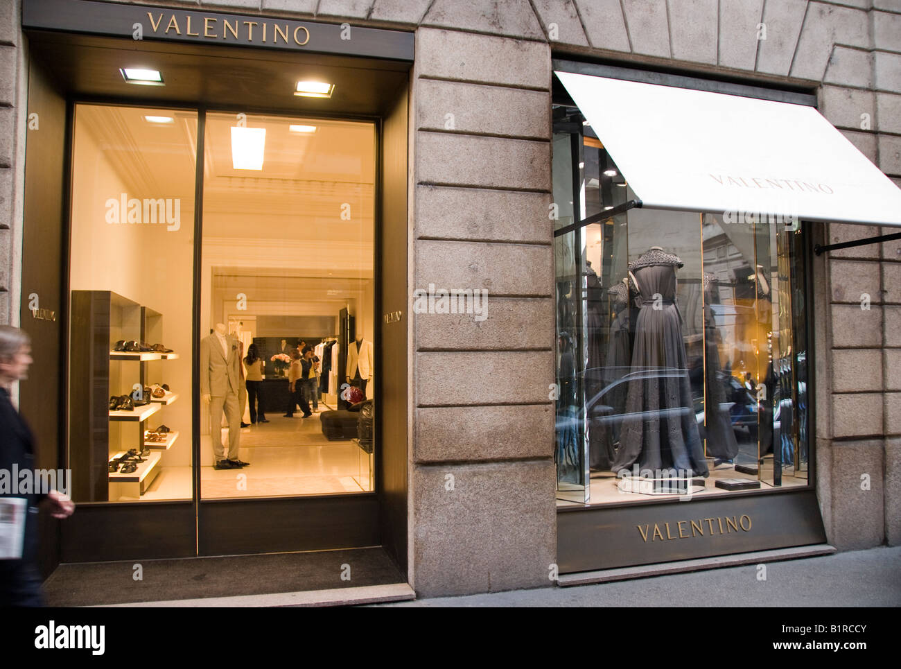Valentino fashion hi-res stock photography and images - Alamy