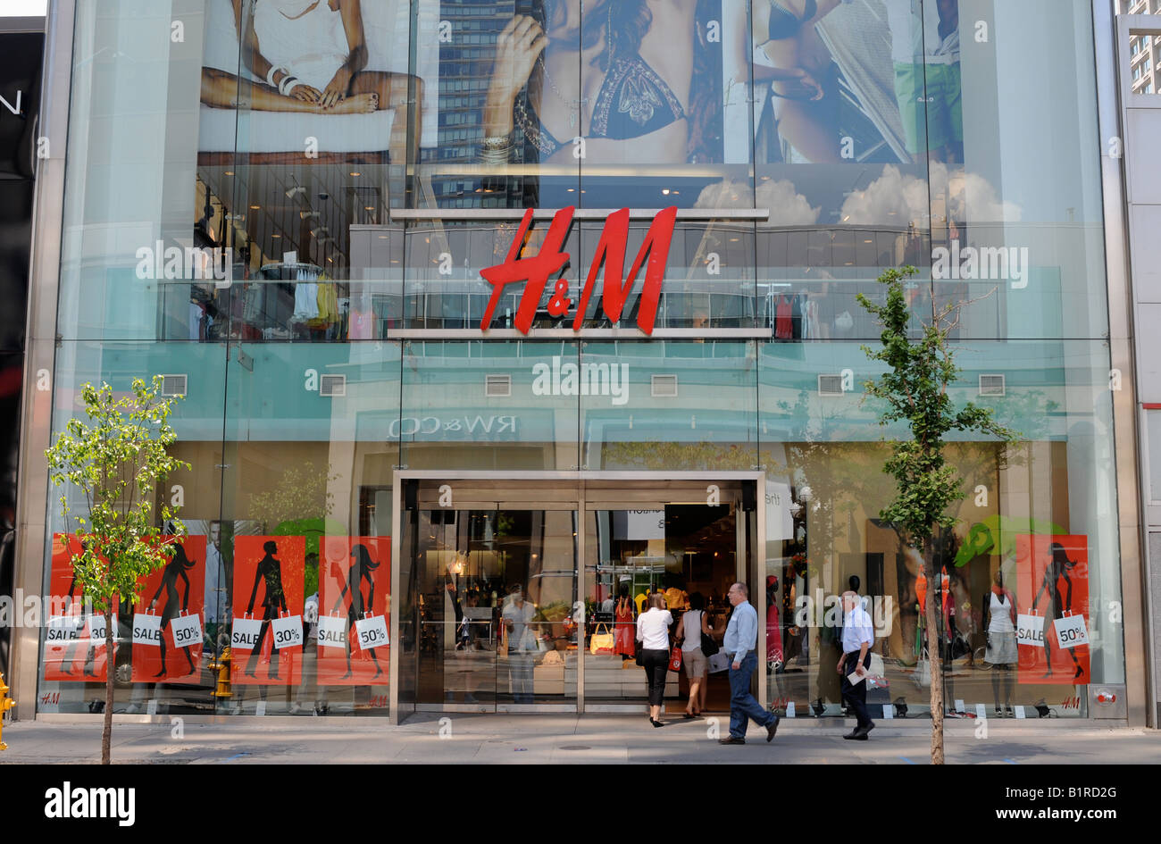 H&M 13 - 15 Bloor Street West, Toronto, Ontario, Canada Stock Photo - Alamy