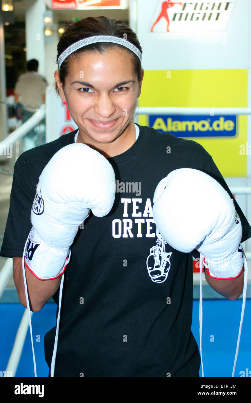 Mary Ortega, Pro Sieben Fight Night, public training session in the Saale Centre, Halle/Saale, Saxony-Anhalt, Germany, Europe Stock Photo